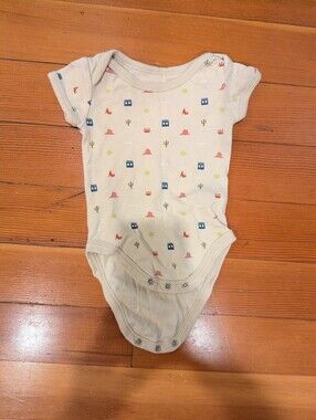Pact Organic Cream Coyote Cowboy onesie bodysuit 0-3 mo EUC